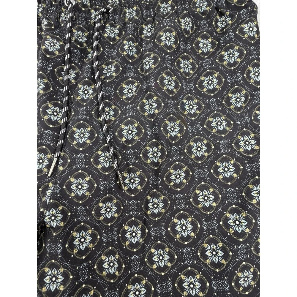Consequence Swim Trunks Men's XL Floral Medallion Print Elastic Waist Mesh Lined